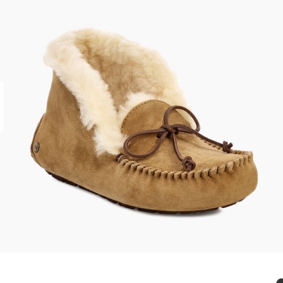 ugg alena slippers size 8